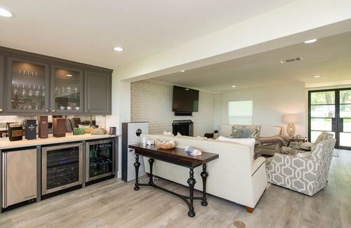 Cedar Creek Reservoir House | Stunning Five Bedroom Escape - Great Water!