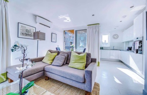 Elephant and Castle Apartment | Stunning flat, Incredible Location, Sleeps 4!