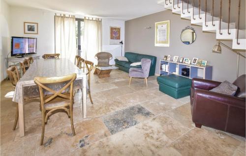 Saint-Hilaire-d'Ozilhan House | Stunning Home In Saint Hilaire D'ozilha