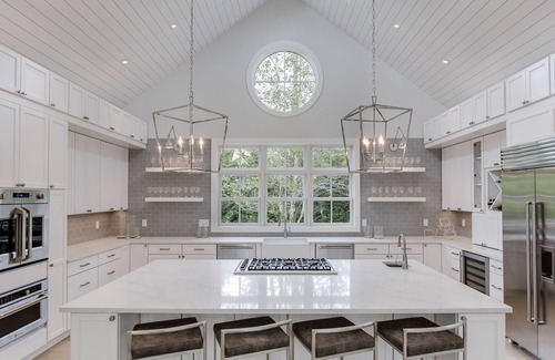 Village of East Hampton House | Stunning Hampton Holiday Family Fantasy for your Team