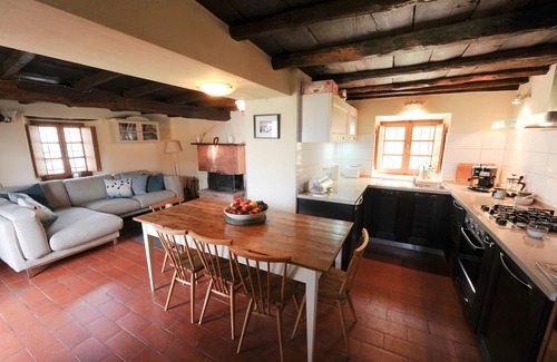 Barga Villa | Stunning hilltop Tuscan farmhouse. Private pool with spectacular views.