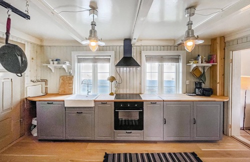 Holtalen House | Stunning home in ålen with kitchen
