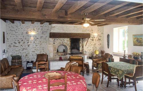 Ardentes House | Stunning Home In Ardentes With Kitchen