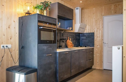Bruchterveld House | Stunning home in Bruchterveld with WiFi