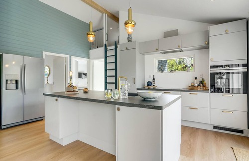 Farvang House | Stunning home in Fårvang with WiFi