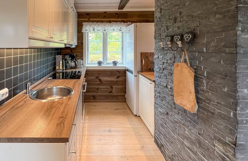 Nord-Torpa House | Stunning home in Nord-Torpa with WiFi
