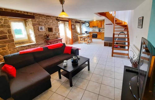 Plouhinec House | Stunning home in Plouhinec with kitchen