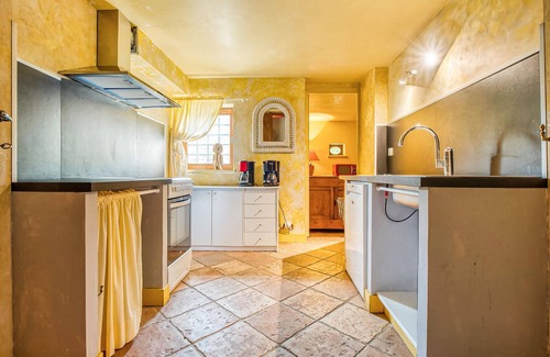 Sainte-Trie House | Stunning home in Sainte-Trie with WiFi