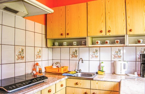 Sulistrowiczki House | Stunning home in Sobótka with kitchen