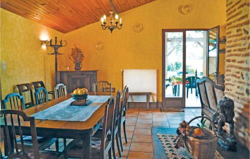 Saint-Pierre-d'Eyraud House | Stunning Home In St Pierre D'eyraud