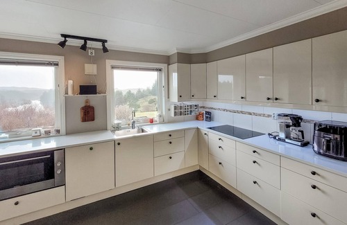 Sveio House | Stunning home in Sveio with WiFi