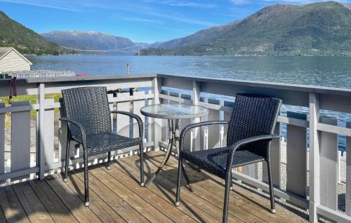 Djønno House | Stunning Home In Vallavik With Wifi