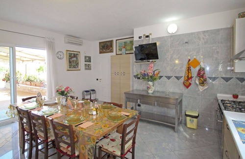 Montelupo Fiorentino Villa | Stunning villa with WIFI, private pool, A/C, TV, terrace, pets allowed, panoramic view and park.