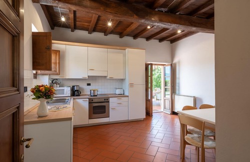 Vicchio Villa | Stunning private villa with WIFI, hot tub, sauna, private pool, TV, patio, panoramic view, parking