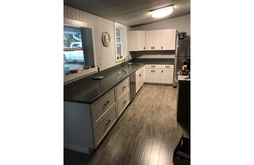 Morgan House | Stunning Lake Whitney Home, 3 minute walk to fishing, swimming and boat launch