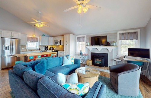Ponds of Plymouth House | Stunning lakefront home with kayaks, games, & amazing deck views - dog-friendly