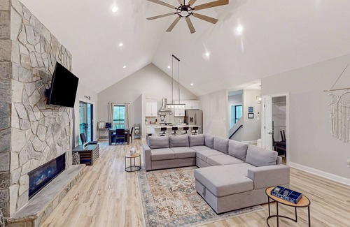 Wirtz House | Stunning lakefront oasis with a kayak, large deck, games, & tranquil views