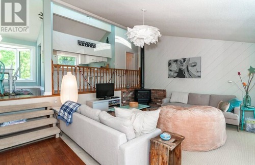 Honey Harbour Cottage | Stunning Lakehouse in Beautiful Honey Harbour