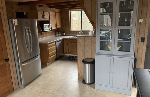 Innsbrook House | Stunning Lakeside Retreat at Innsbrook w/Swing, Canoe and 3 Kayaks