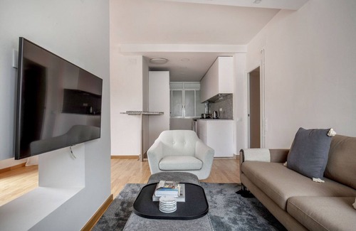 La Maternitat i Sant Ramon Apartment | Stunning Les Corts 3BR Penthouse w/Balcony, nr Camp Nou, by Blueground