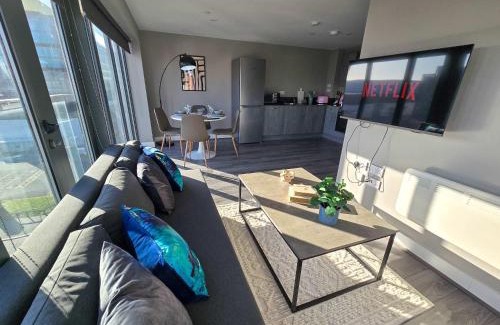 The Docks Apartment | Stunning Liverpool Dockside Apt by City SuperHost
