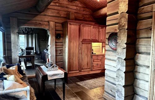 B House | Stunning log cabin at Lifjell with lots of charms
