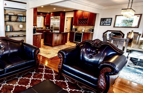 Bankers Hill House | Stunning Mansion by The Convention Center & Little Italy w/HotTub AC Parking