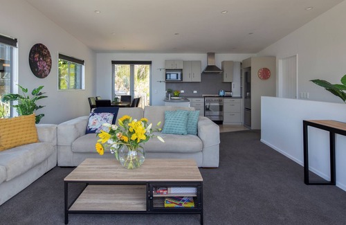 Fernhill House | Stunning mountain and lake views