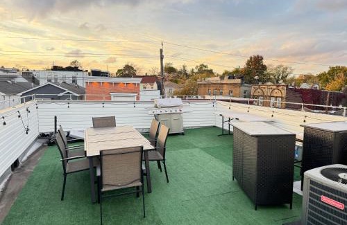 Communipaw Apartment | Stunning NYC rooftop views minutes away from NYC 2 bedroom 2 bath