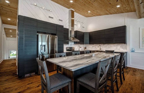 Pine Knoll Shores House | Stunning Ocean Front Condo (Oceans 6)