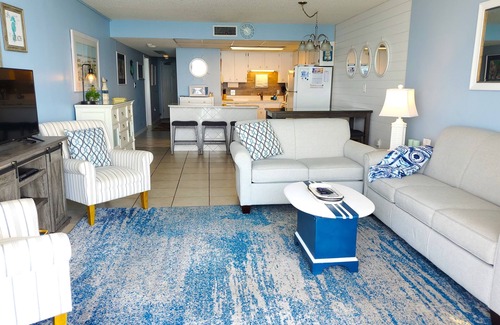 Garden City Condo | Stunning OCEAN FRONT Large 2 bedroom SUITE with breathtaking views