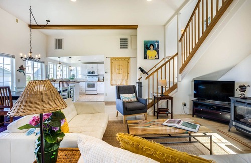 Yachats House | Stunning Ocean View, Sandy Beach, Dog Friendly!