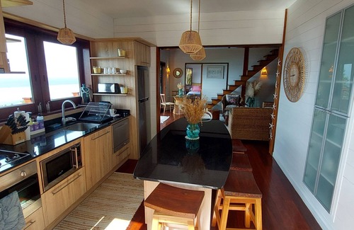 Ha'apiti Villa | Stunning ocean views in completely renovated villa just 5 minutes from the beach