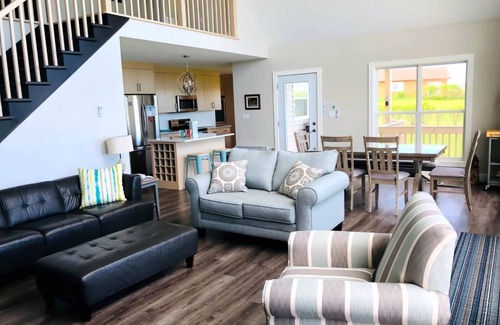 New London Cottage | Stunning oceanfront cottage