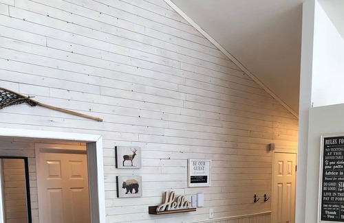 Carden Cottage | Stunning Open Concept Viceroy Chalet Style Cottage on Lake Dalrymple.