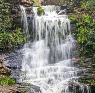 Galston House | Stunning Peaceful Holiday Haven with Waterfall