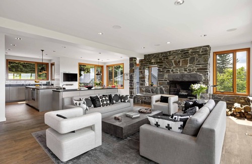 East Randolph House | Stunning, Peaceful, Modern Vermont Estate surrounded by State Park