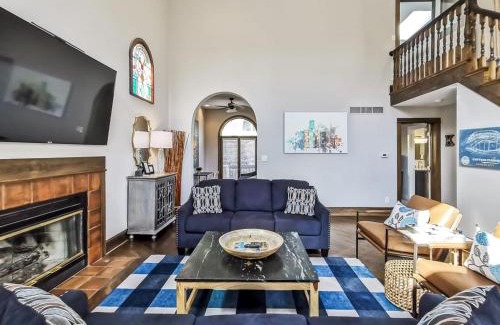 West Plaza House | Stunning Plaza Home-Location Unbeatable-New Remodel