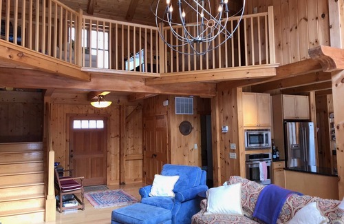 Lee House | Stunning Post & Beam home minutes from Lenox, Stockbridge and Tanglewood!