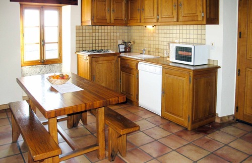 Labastide-Murat Villa | Stunning private villa for 4 guests with TV, terrace, pets allowed, panoramic view and parking