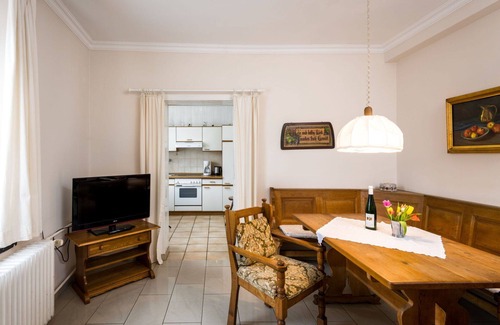 Traben-Trarbach House | Stunning private villa for 5 people with WIFI, TV, terrace, pets allowed and parking