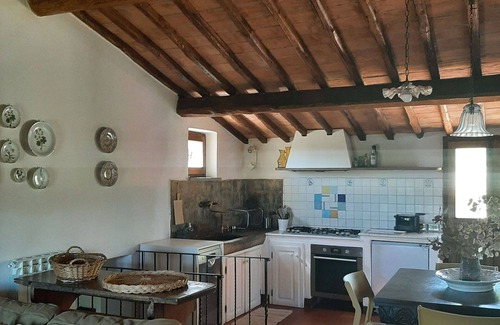 Montefollonico Villa | Stunning private villa with WIFI, patio, panoramic view and parking, close to Montepulciano