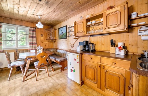Zettersfeld Ski Resort House | Stunning private villa for 8 people with TV, patio, pets allowed, panoramic view and parking