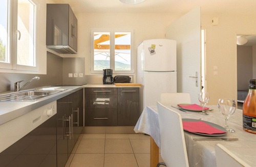 Sainte-Jalle House | Stunning private villa for 6 people with WIFI, private pool, TV, terrace, pets allowed and parking