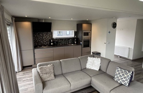 Municipality of Hellevoetsluis House | Stunning private villa for 6 guests with WIFI, TV, terrace and parking