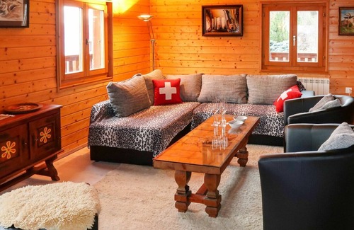 Nendaz House | Stunning private villa for 5 guests with WIFI, TV and parking