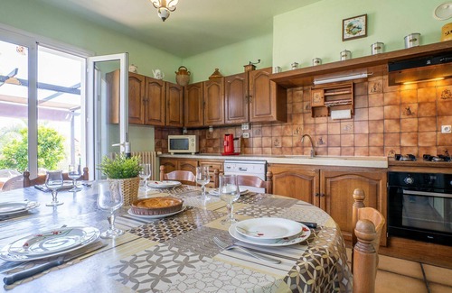 Arcangues House | Stunning private villa for 8 people with private pool, WIFI, TV, terrace and pets allowed