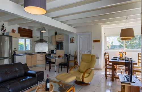 Cleder House | Stunning private villa for 6 people with WIFI, TV, terrace and pets allowed