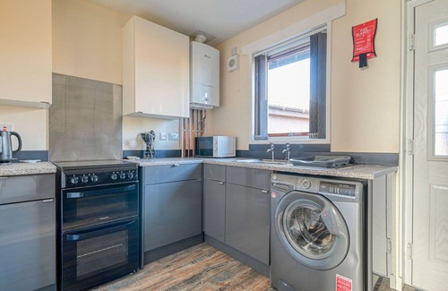 Marybank House | Stunning private villa for 4 people with WIFI, TV, patio and parking