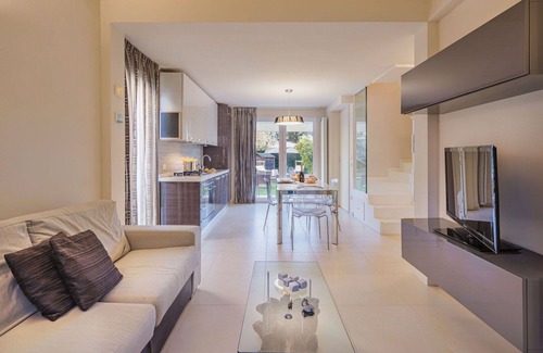 Stiava House | Stunning private villa for 4 guests with A/C, WIFI, hot tub and parking